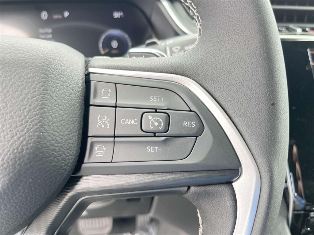 2025 Jeep Grand Cherokee Laredo X photo 13