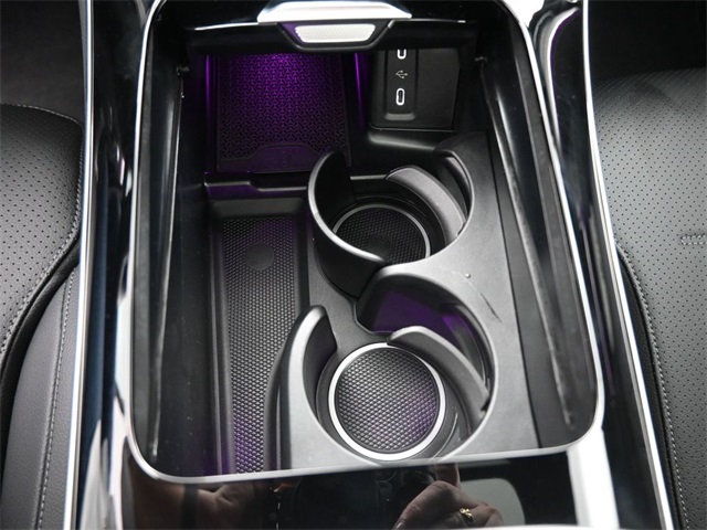 2025 Mercedes Benz GLC 300 photo 3