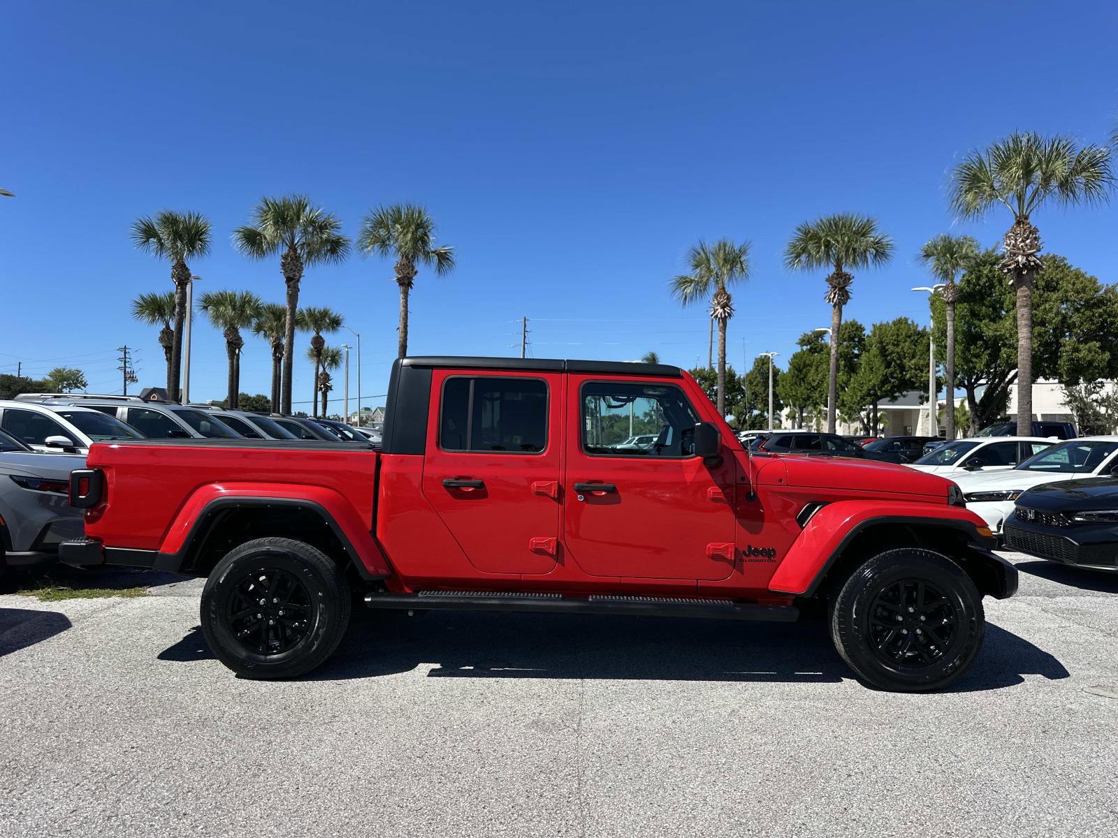 2022 Jeep Gladiator Sport Altitude photo 2