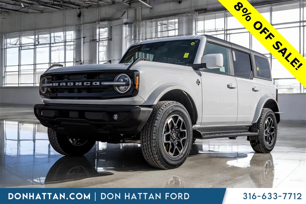 2025 Ford Bronco Outer Banks's photo