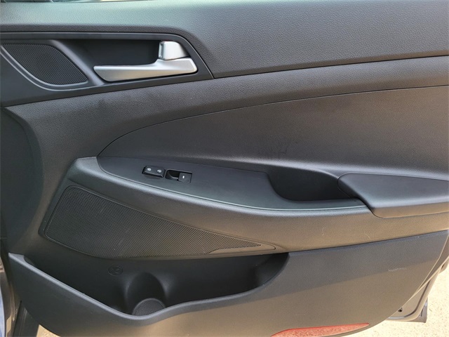 2019 Hyundai Tucson SE photo 6