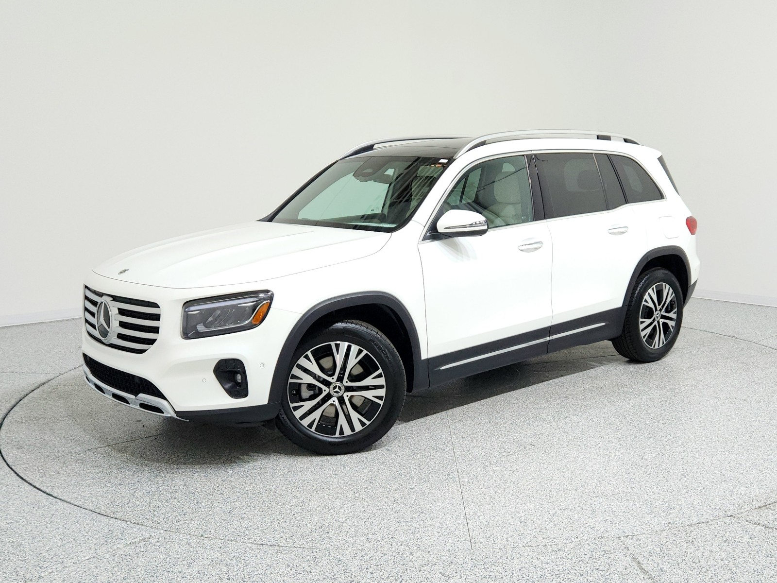 2026 Mercedes-Benz GLB GLB 250's photo