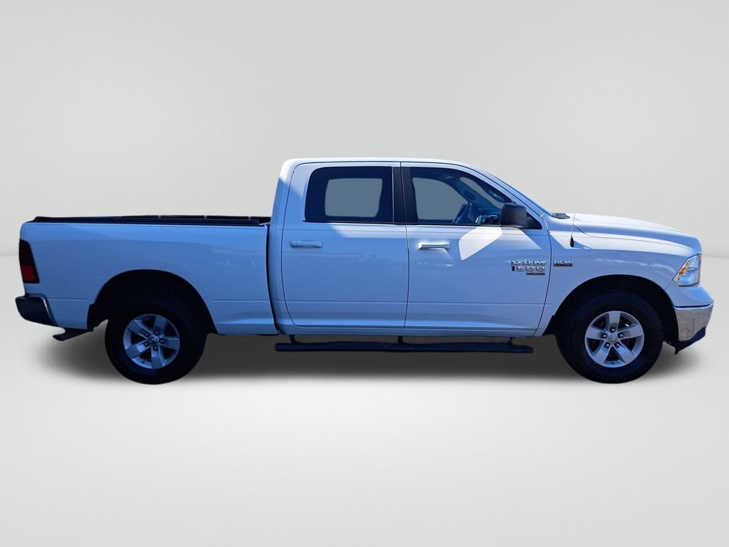 2019 Ram 1500 Classic SLT photo 4