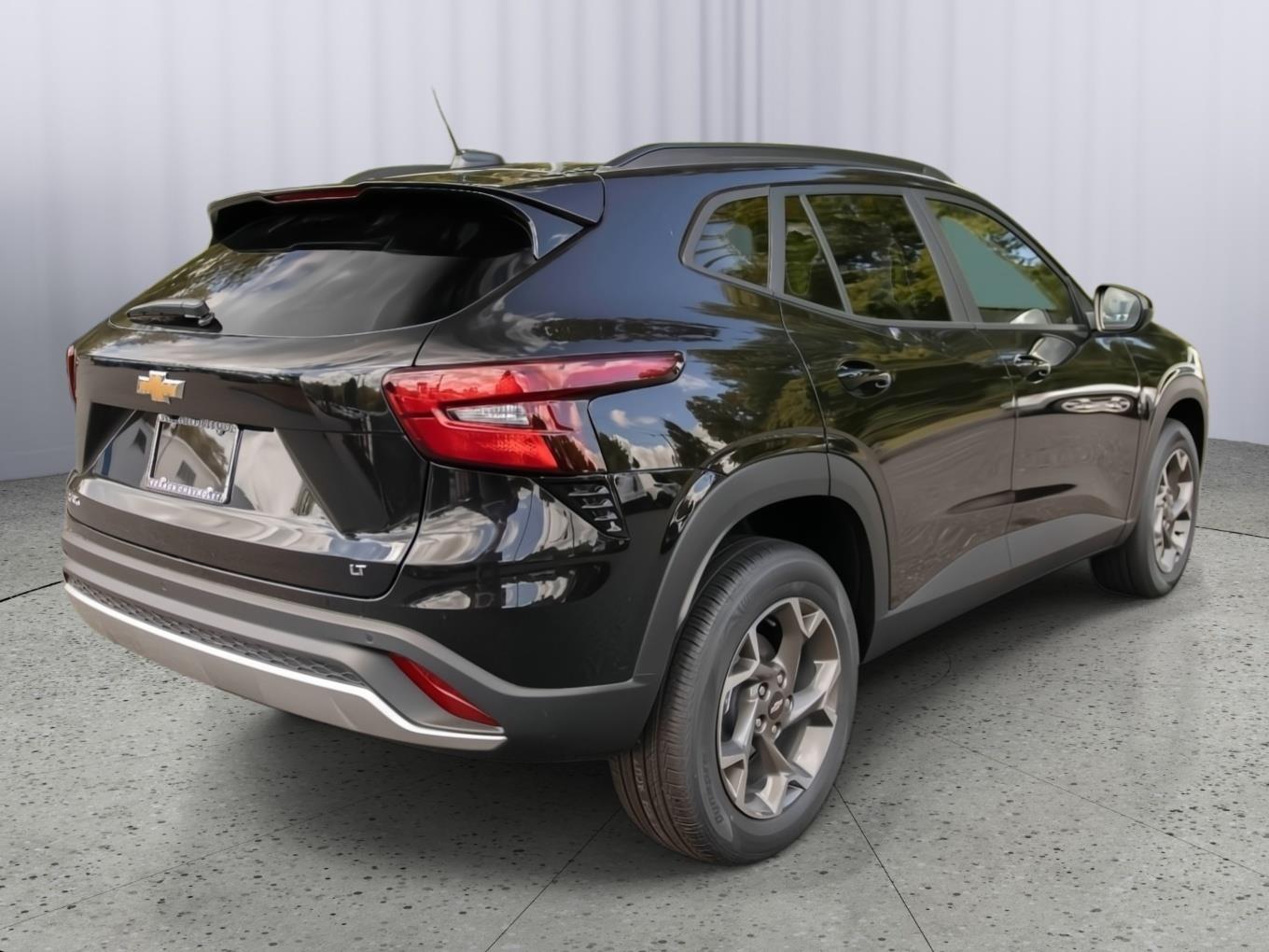2025 Chevrolet Trax LT photo 7
