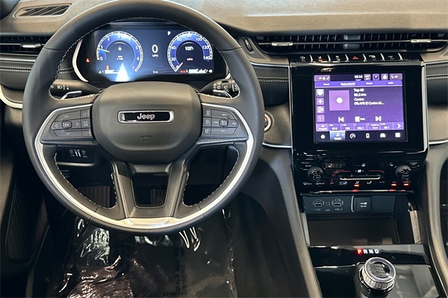 2025 Jeep Grand Cherokee Altitude photo 13