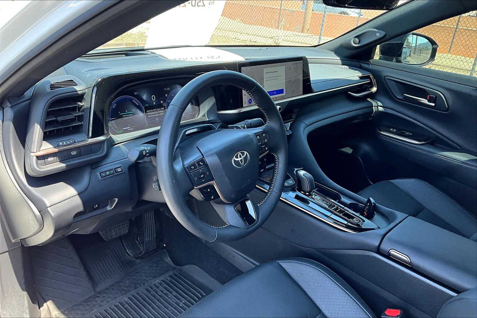 2025 Toyota Crown Platinum photo 14