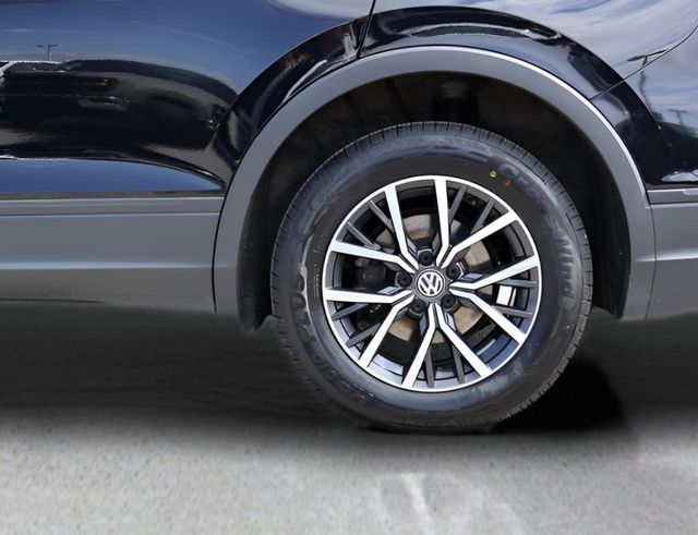 2021 Volkswagen Tiguan S photo 2