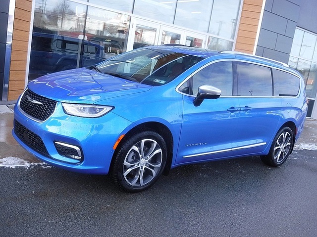 2026 Chrysler Pacifica Pinnacle's photo