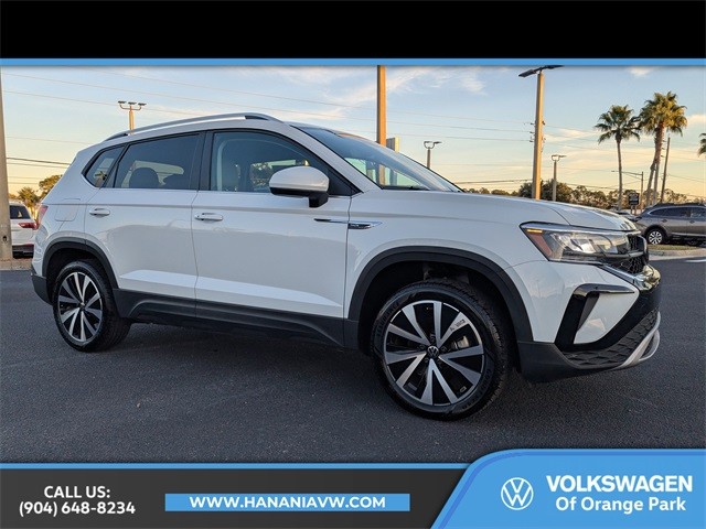 2024 Volkswagen Taos SE's photo