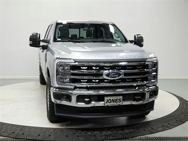 2023 Ford F-250 photo 2
