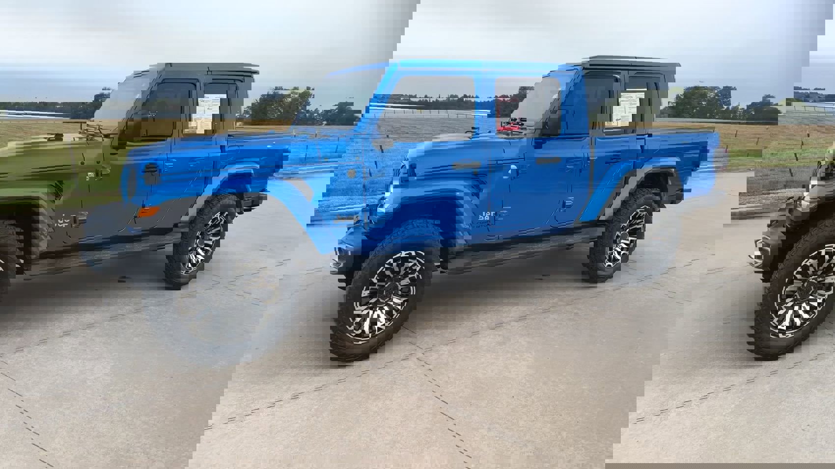 2021 Jeep Gladiator Overland photo 4