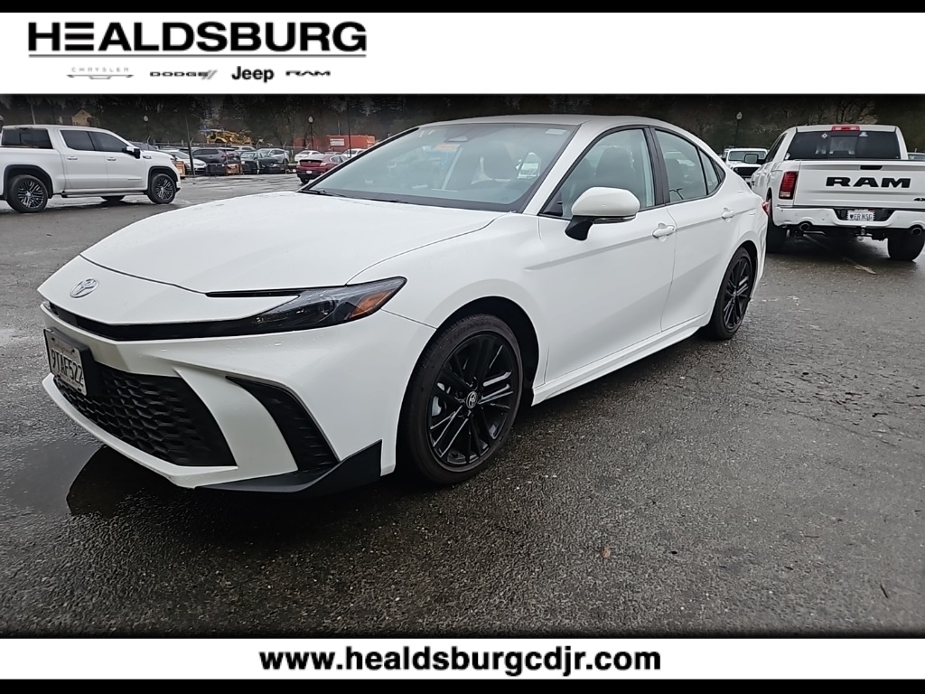 2025 Toyota Camry SE