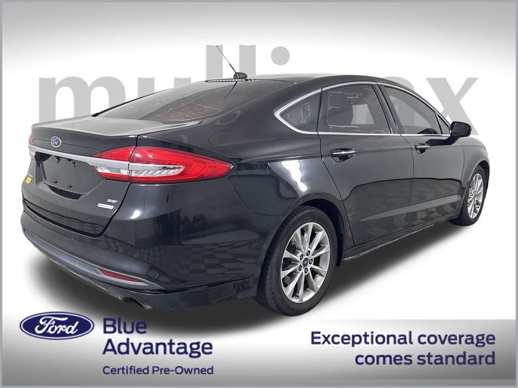 2017 Ford Fusion SE photo 3