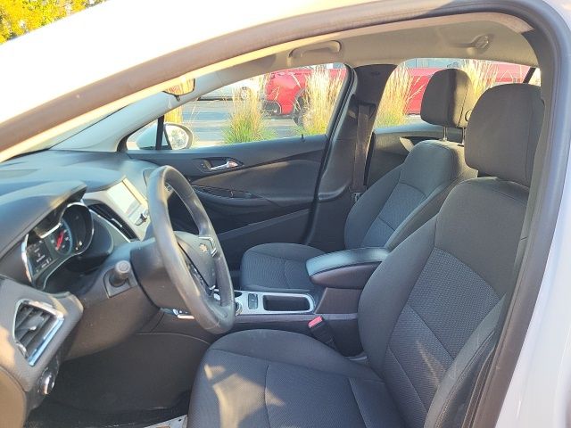 2018 Chevrolet Cruze LS photo 8