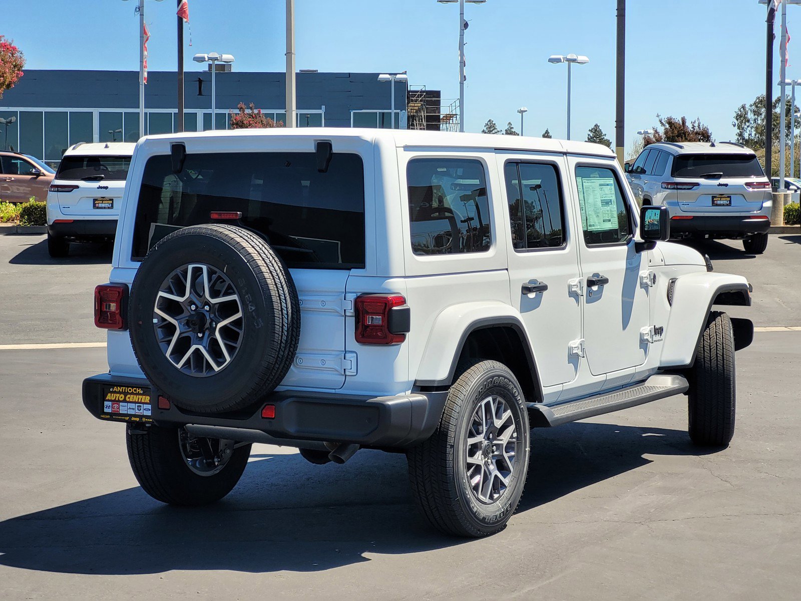 2025 Jeep Wrangler Sahara photo 3