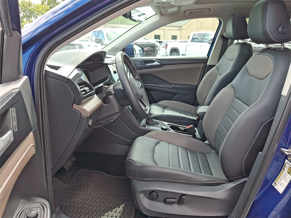 2022 Volkswagen Taos SEL photo 13