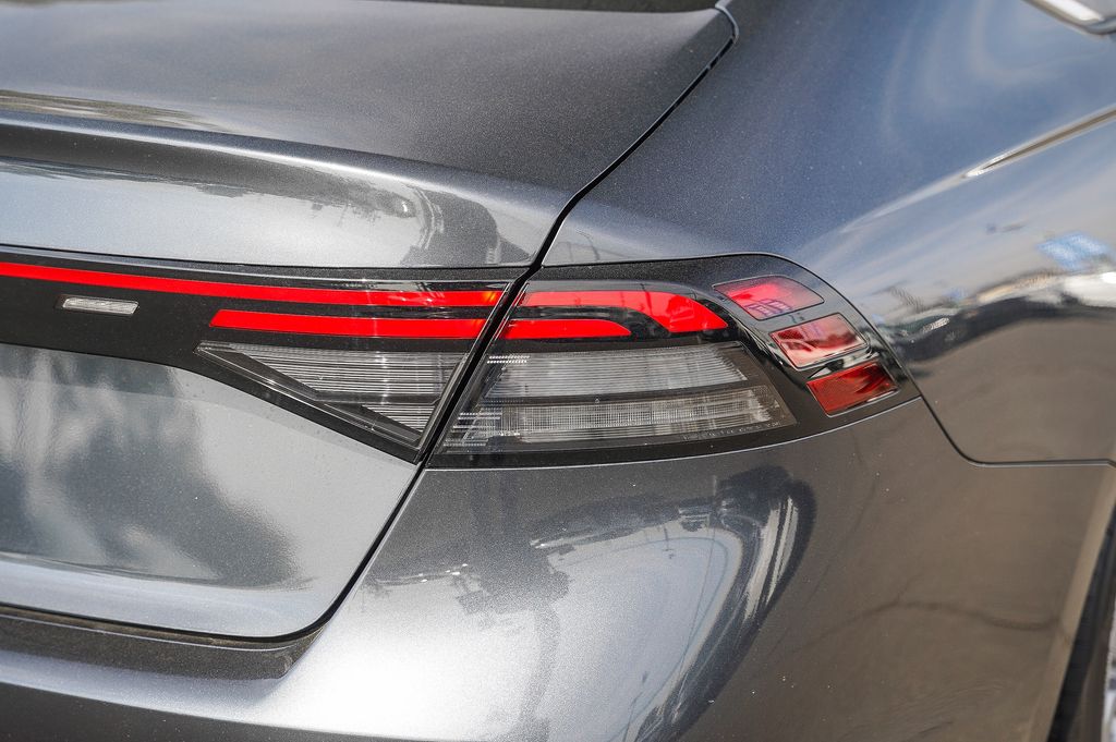 2025 Honda Accord LX photo 8