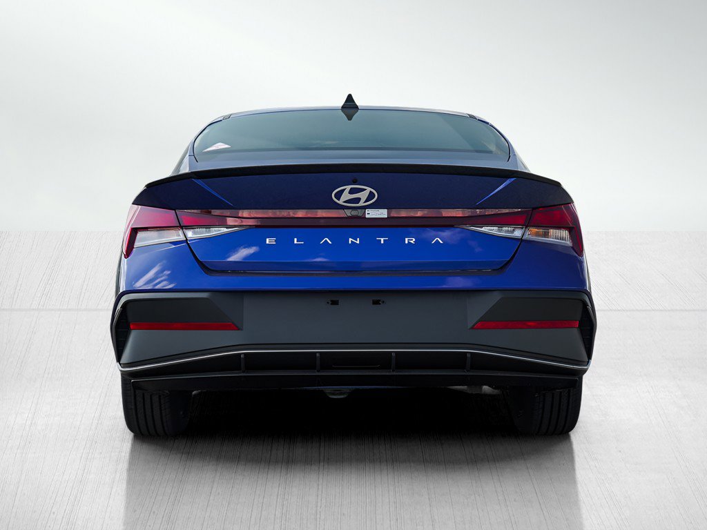 2025 Hyundai Elantra SEL Sport photo 4