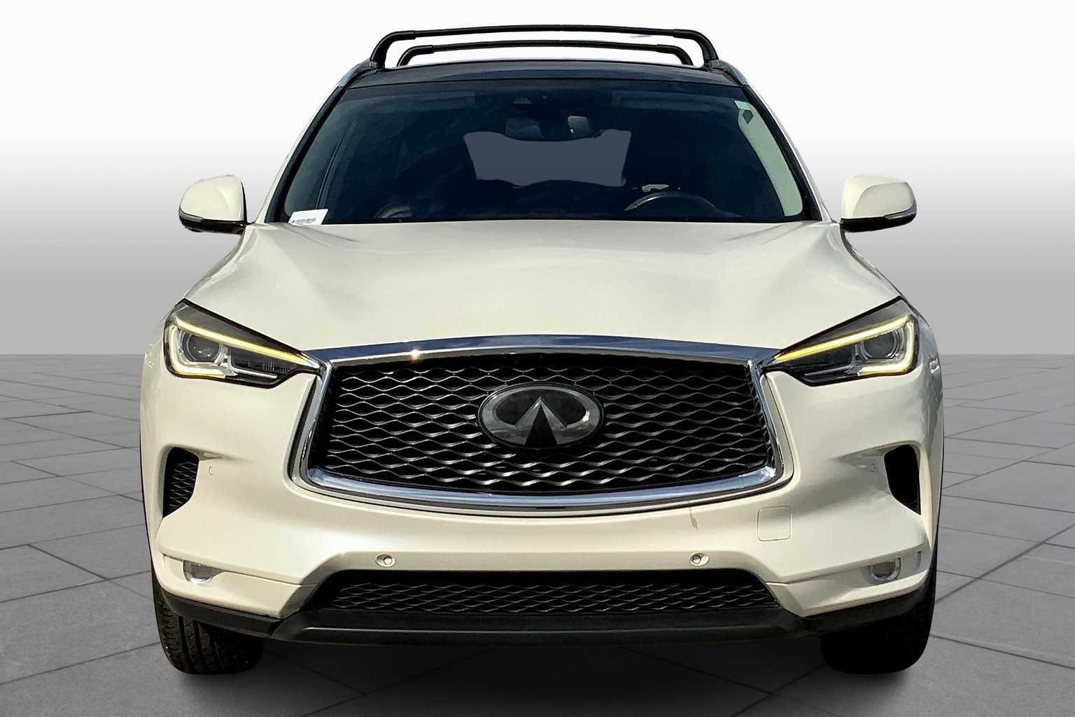 2019 Infiniti QX50 Essential photo 3