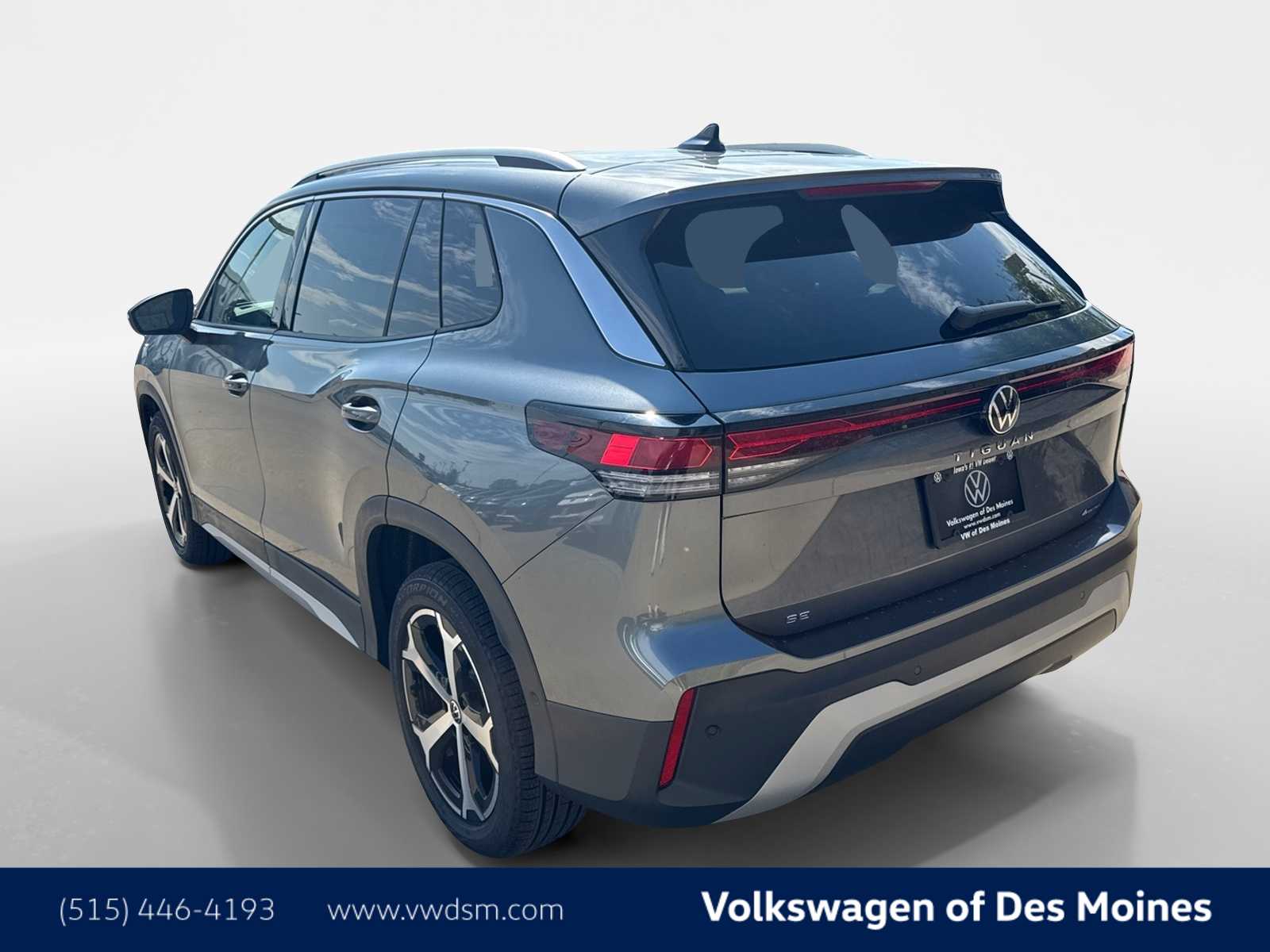 2025 Volkswagen Tiguan SE photo 4