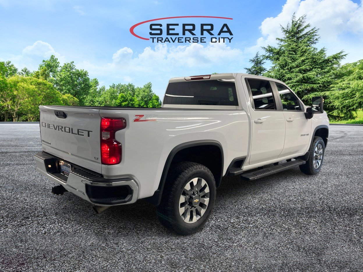 2023 Chevrolet Silverado 3500HD LT photo 5