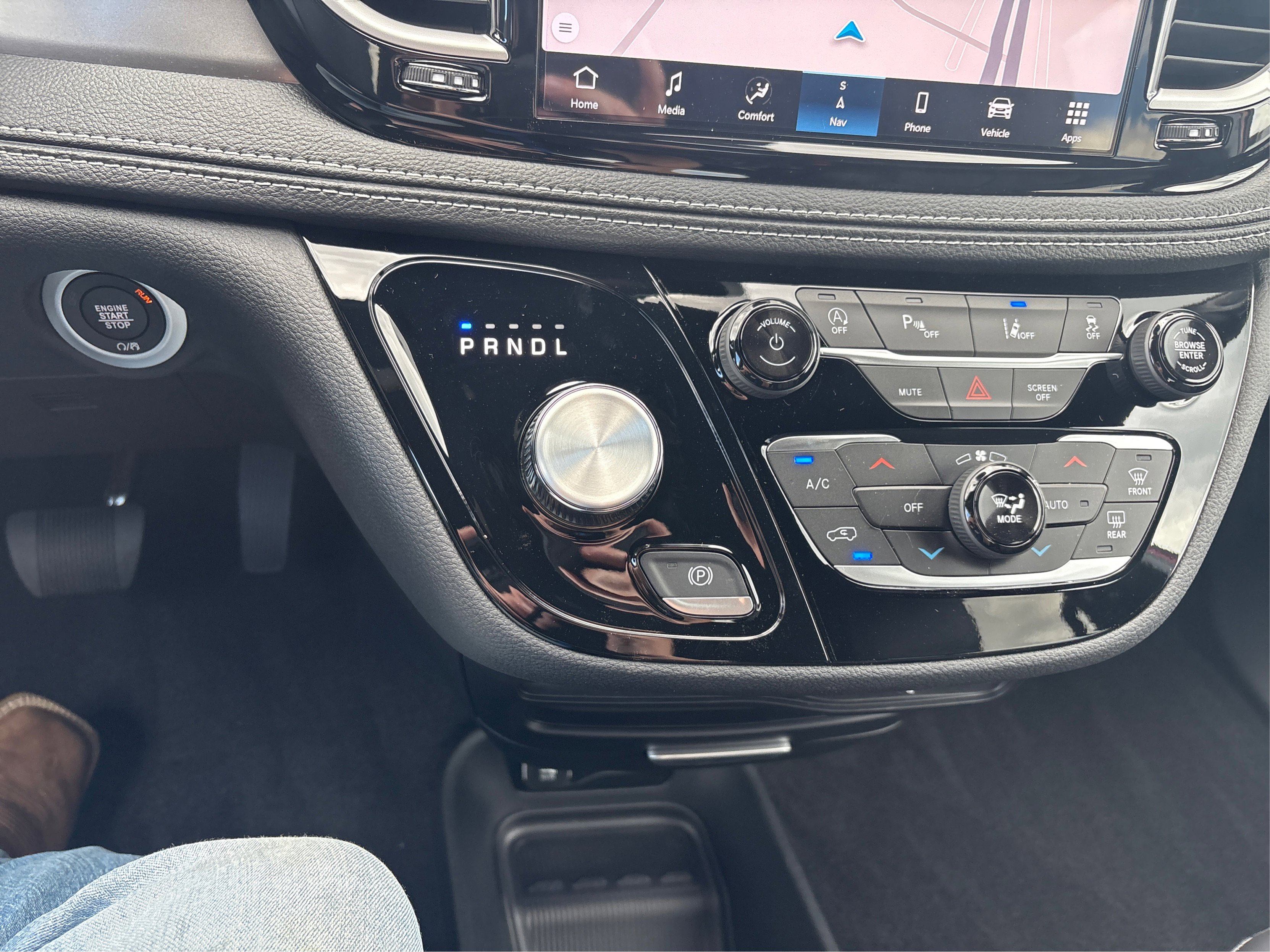 2026 Chrysler Pacifica photo 26