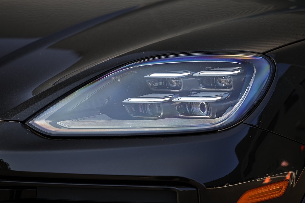 2026 Porsche Cayenne Coupe Base photo 14
