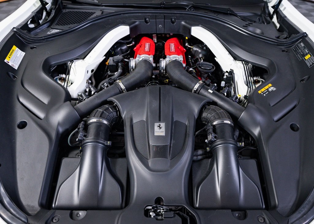 2024 Ferrari Roma Spider Base photo 25