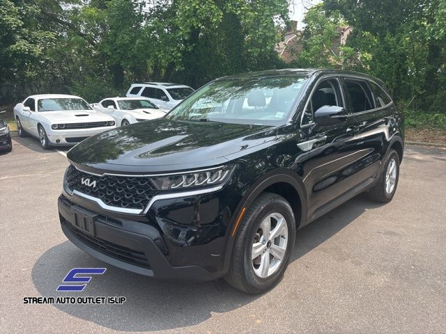 2022 Kia Sorento LX photo 3