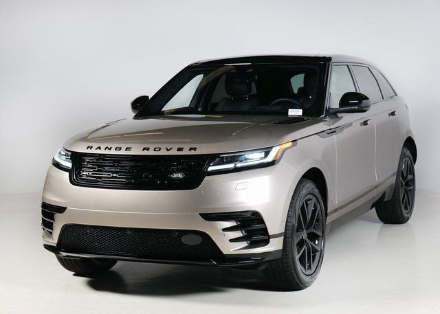 2026 Land Rover Range Rover Velar Dynamic SE's photo
