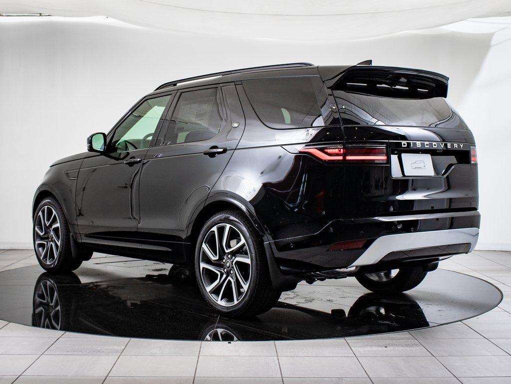 2025 Land Rover Discovery Metropolitan Edition photo 2