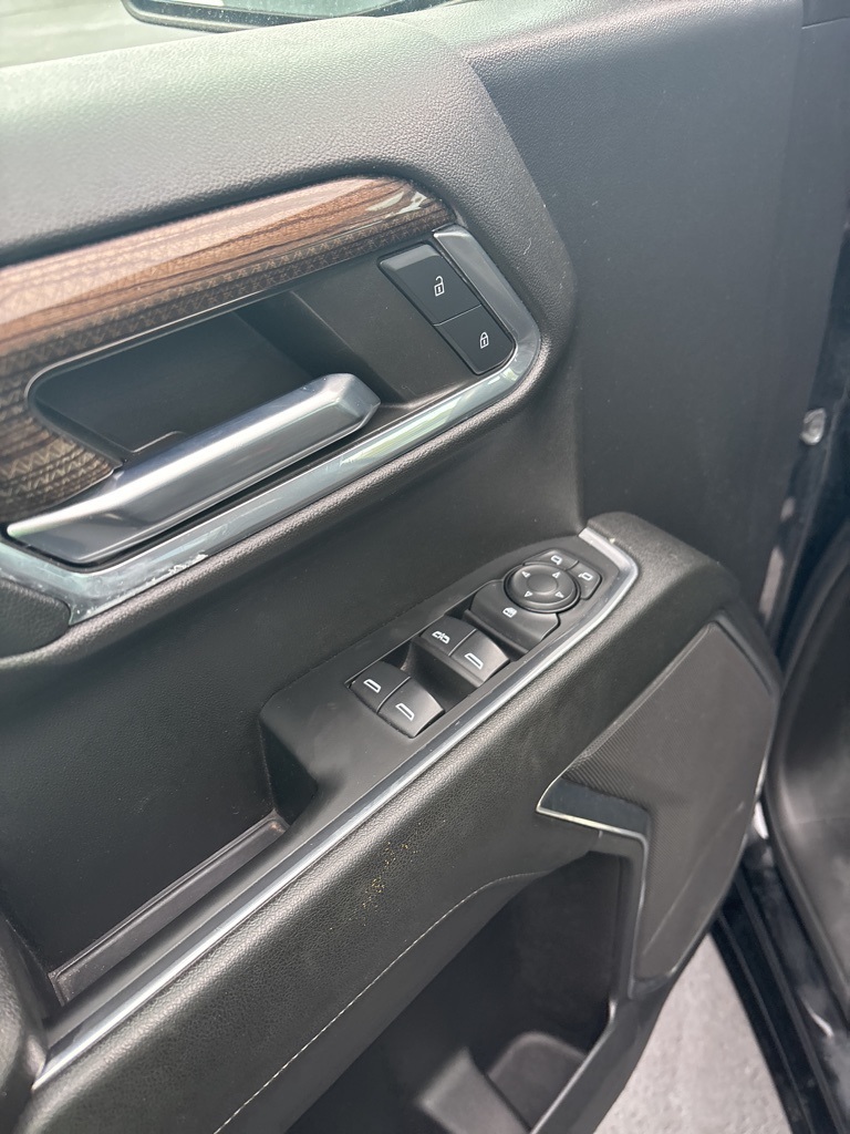 2023 Chevrolet Silverado 1500 LT photo 3