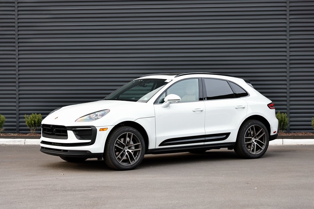 2025 Porsche Macan's photo