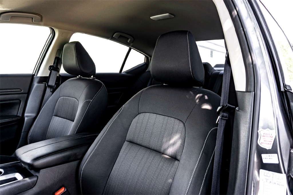2024 Nissan Altima 2.5 SV photo 12