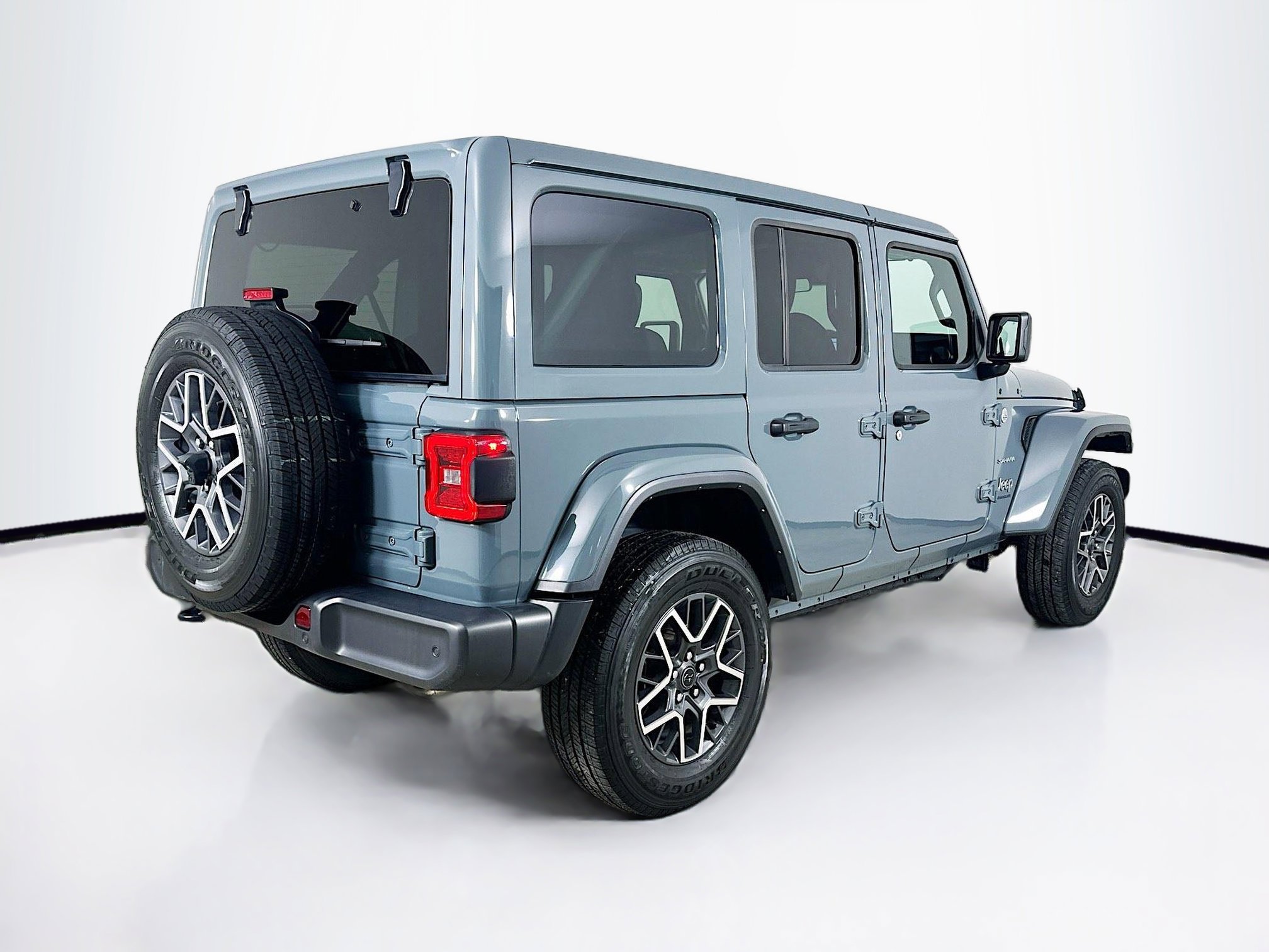 2024 Jeep Wrangler Sahara photo 7