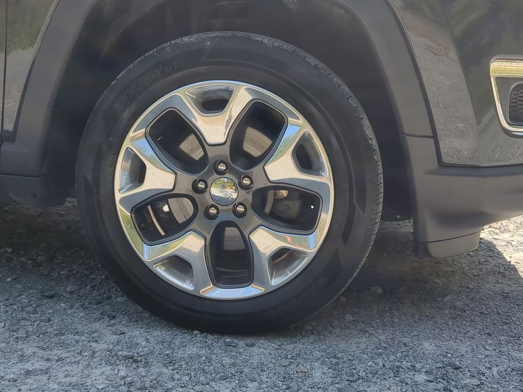 2017 Jeep Compass Limited photo 9