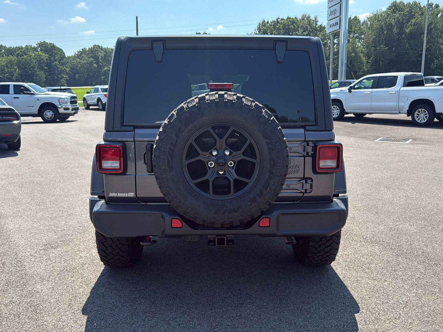 2025 Jeep Wrangler Willys photo 11