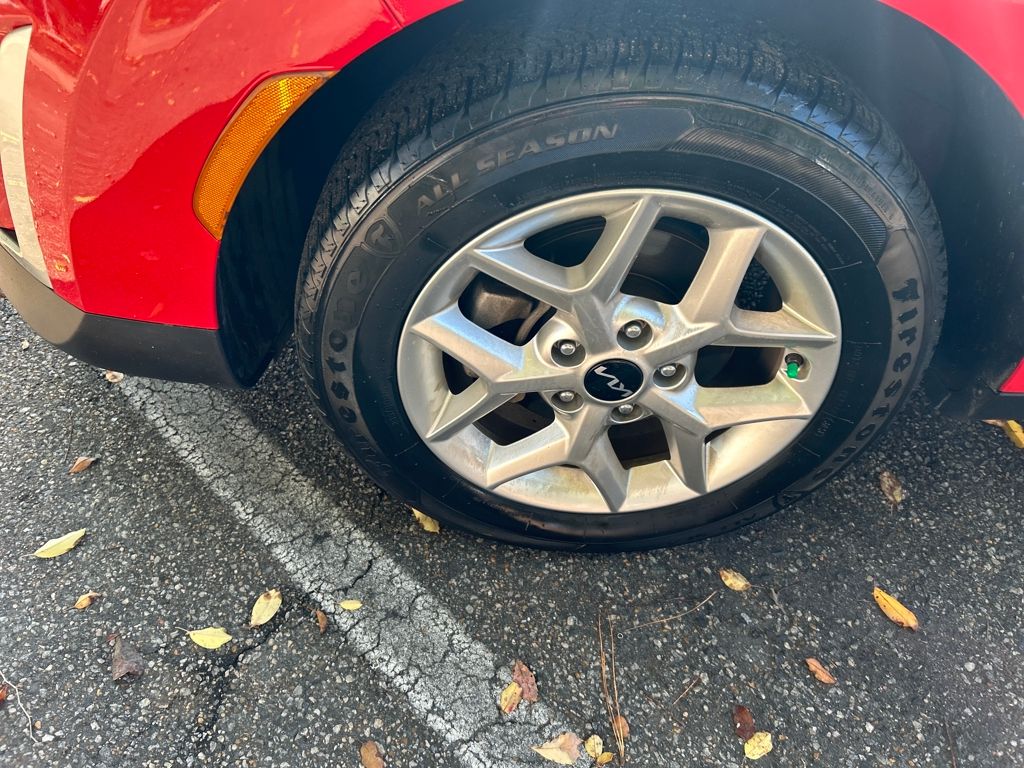 2023 Kia Soul LX photo 11