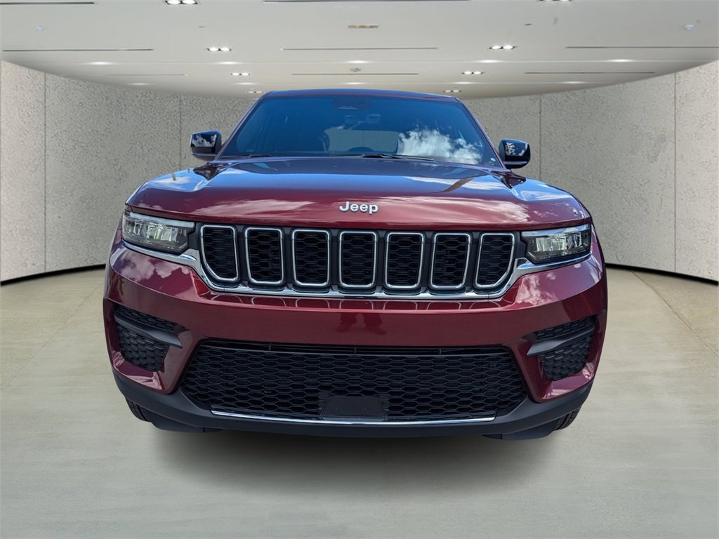 2025 Jeep Grand Cherokee Laredo X photo 2