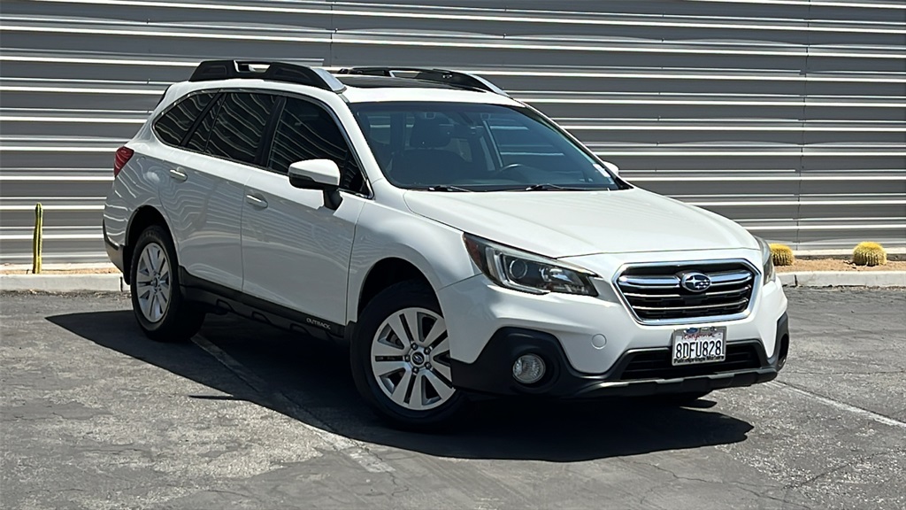 Used 2018 Crystal White Pearl Subaru 2.5i Premium image 1