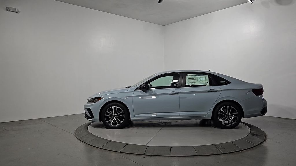 2025 Volkswagen Jetta 1.5T Sport photo 2