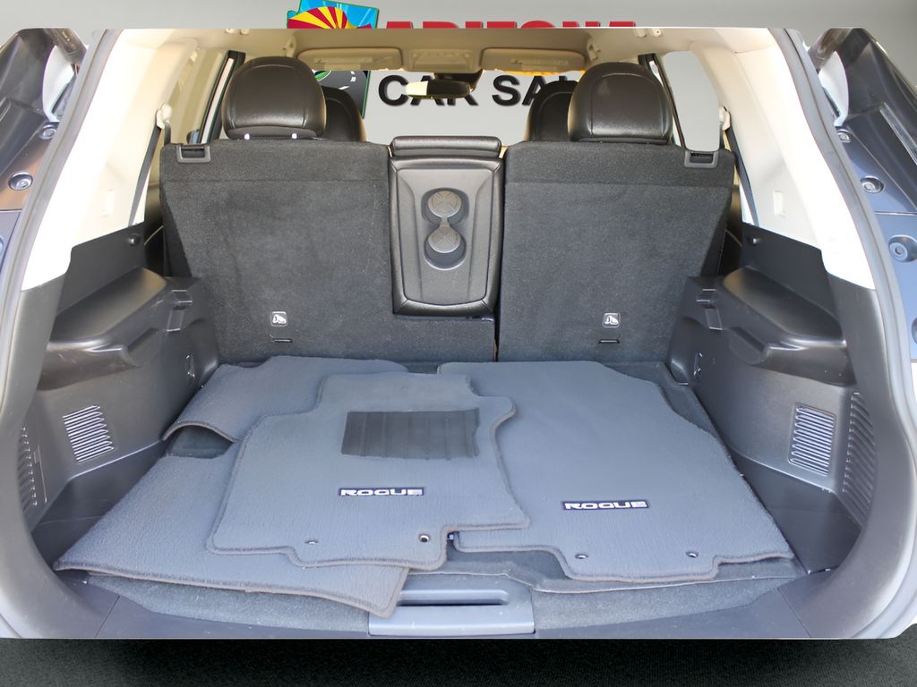 2018 Nissan Rogue SL photo 13