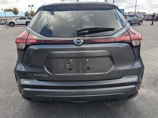 2021 Nissan Kicks S photo 3