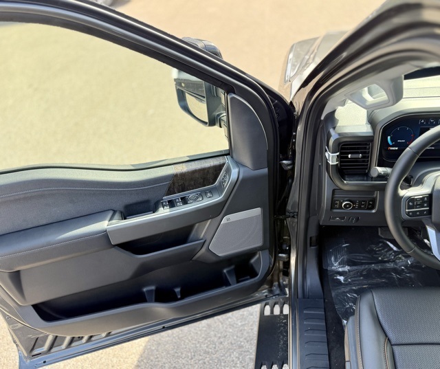 2026 Ford F-350 Lariat photo 13
