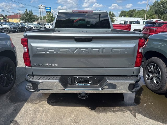 2025 Chevrolet Silverado 1500 LT photo 2