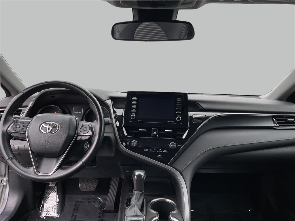 2022 Toyota Camry SE photo 18