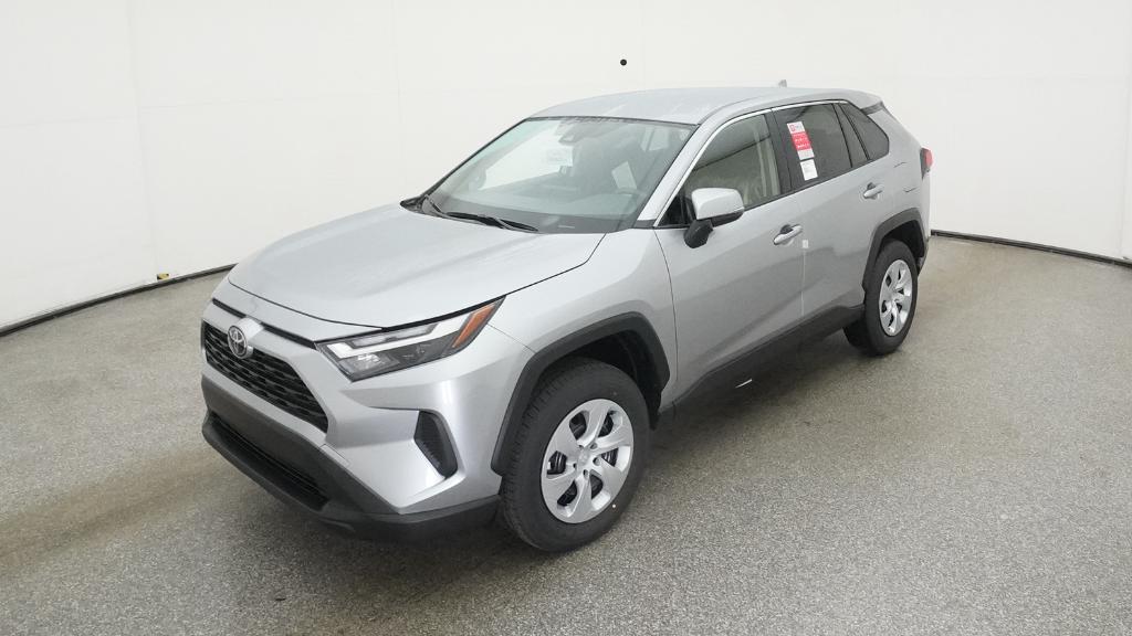 2025 Toyota RAV4 LE's photo