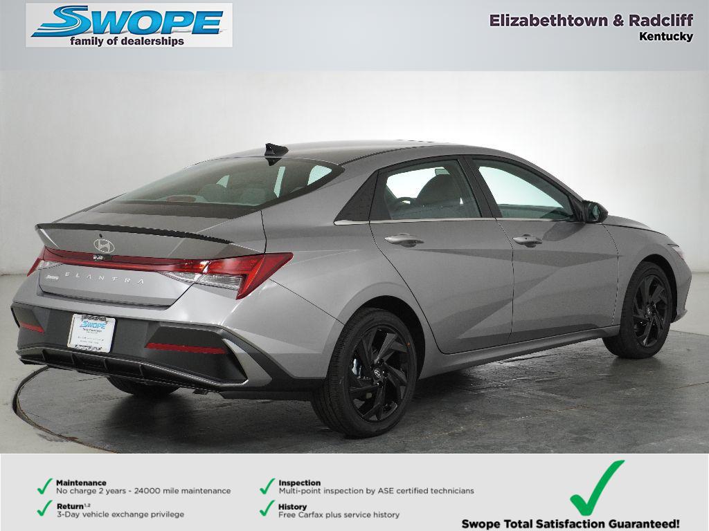2026 Hyundai Elantra SEL Sport photo 3