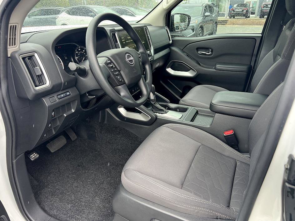 2025 Nissan Frontier SV photo 16