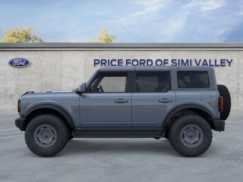 2025 Ford Bronco Outer Banks photo 3